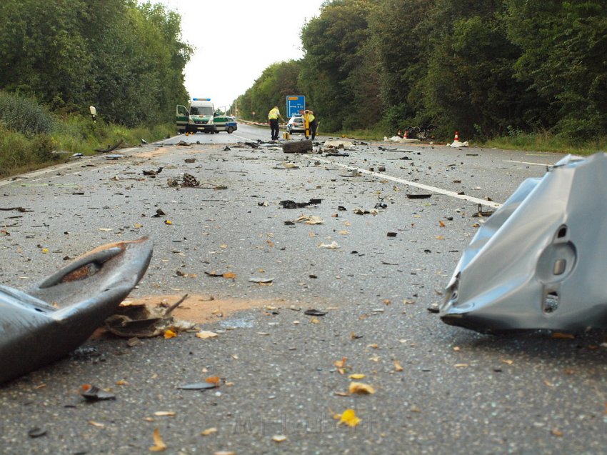 Schwerer VU Koeln Immendorf Kerkraderstr P216.JPG